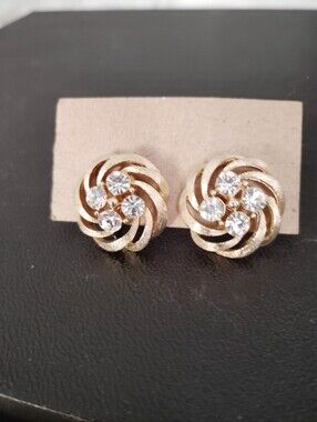 Vintage Signed lisner Goldtone And Rhinestone Screwback Earrings